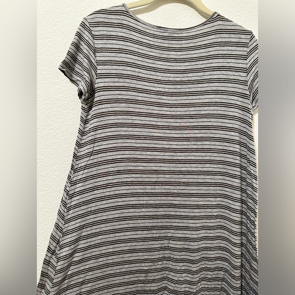 FOREVER 21 Gray Knit Striped Casual T-Shirt Dress w/ X Straps On Chest GUC - Picture 4 of 6
